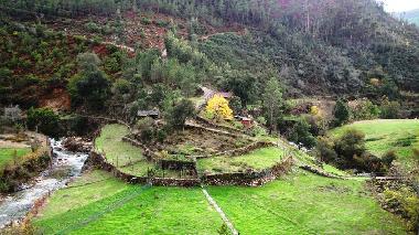 Ferienhaus in Aguincho - Alvoco da Serra (Serra da Estrela) oder Ferienwohnung oder Ferienhaus