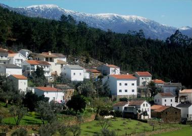 Ferienhaus in Aguincho - Alvoco da Serra (Serra da Estrela) oder Ferienwohnung oder Ferienhaus