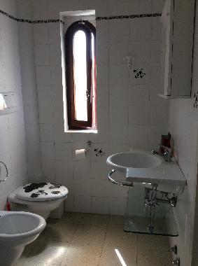 Badezimmer zwischen Schlafzimmer 3 und 4