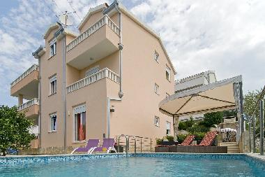 Villa in Okrug Gornji (Splitsko-Dalmatinska) oder Ferienwohnung oder Ferienhaus