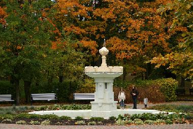 Der Strandpark befindet sich gerade neben - nur ein paar Minutem zu Fuss