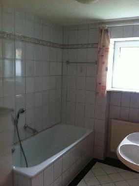 Badzimmer mit Badewanne