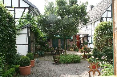 Innenhof von Hof Tschenbonnen