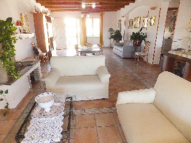 Gesamter Wohn- + Essbereich