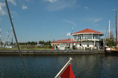 Das Haven Restaurant am Wasser, neben das Marina Park.