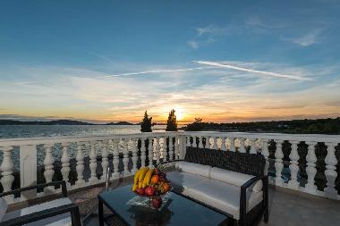 Villa in Pirovac (Sibensko-Kninska) oder Ferienwohnung oder Ferienhaus