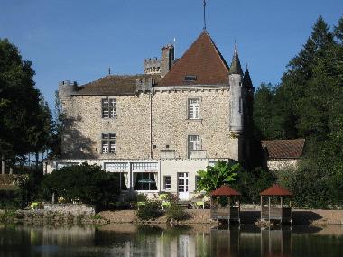 Wohnwagen in Champs-Romain (Dordogne) oder Ferienwohnung oder Ferienhaus