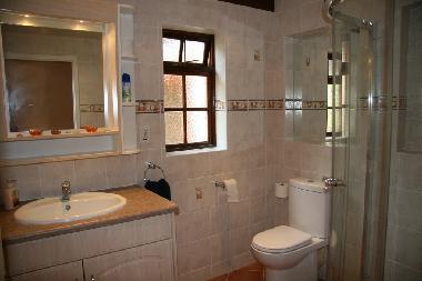 Woodpecker Bathroom 2