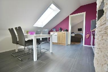 K�che mit Zitzecke und K�hlschrank