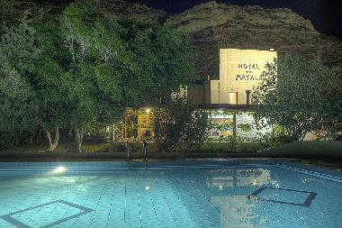 Hotel Neos Matala bei Nacht