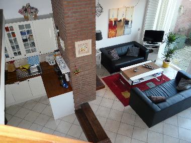 Blick von der Empore in den Wohnbereich