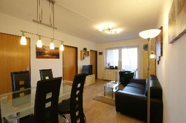 Wohnzimmer mit Essplatz