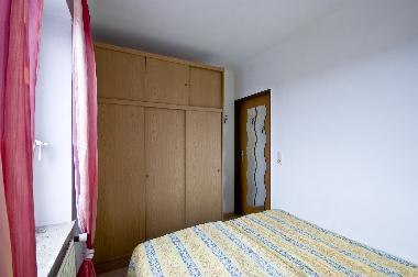 Schlafzimmer mit Doppelbett