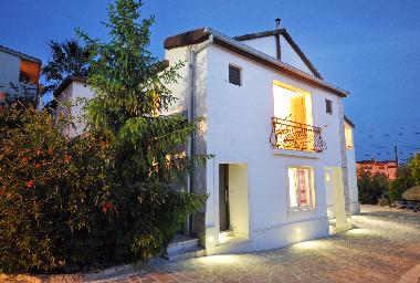 Ferienhaus in Duce (Splitsko-Dalmatinska) oder Ferienwohnung oder Ferienhaus