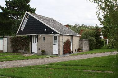 Eingang mit Parkplatz vor der Haustr