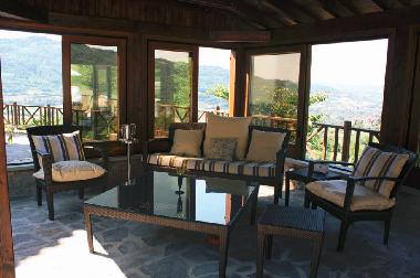 Pool-lounge mit Grillecke