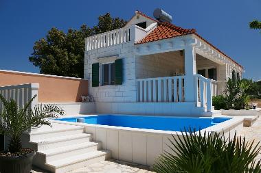 Villa in Pučića (Splitsko-Dalmatinska) oder Ferienwohnung oder Ferienhaus