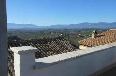 Blick auf das Apenningebirge von der Terrasse aus