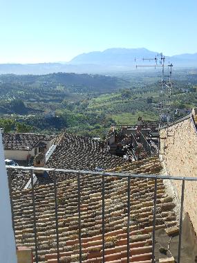 Blick vom Balkon ber die Hgelketten