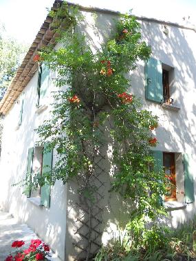 Villa in ANSOUIS (Vaucluse) oder Ferienwohnung oder Ferienhaus