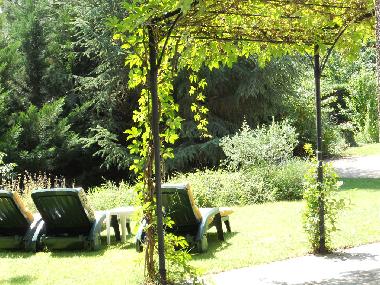 Villa in ANSOUIS (Vaucluse) oder Ferienwohnung oder Ferienhaus