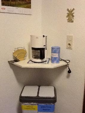 mit Kaffeemaschine