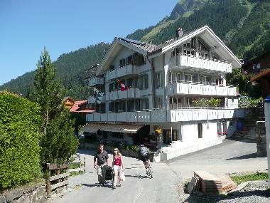 Haus im Sommer direkt an den Wanderwegen