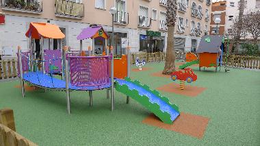 Kinderspielplatz gleich um die Ecke