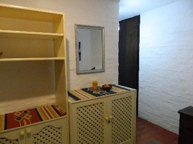 Schraenke im einzel bett schlafzimmer