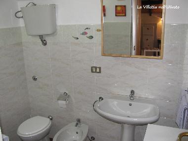 Badezimmer mit Dusche