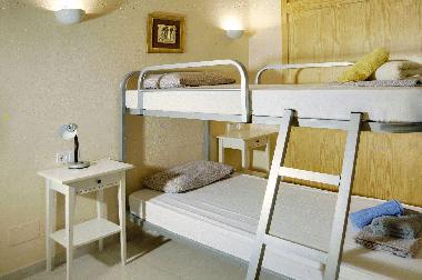 Schlafzimmer 6
