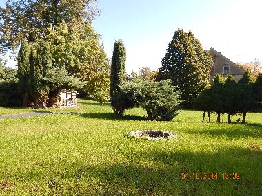 Garten mit Feuerstelle