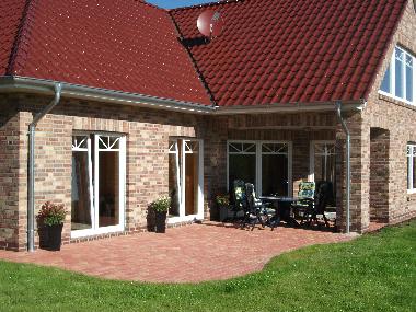 EG - teils berdachte Terrasse (Erdgeschosswohnung)