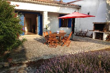 Villa in PUYVERT (Vaucluse) oder Ferienwohnung oder Ferienhaus