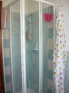 Dusche im Badezimmer