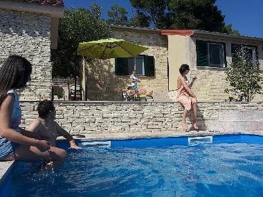 Villa in Kastel Sucurac (Splitsko-Dalmatinska) oder Ferienwohnung oder Ferienhaus