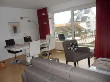 Hochwertig eingerichtetes Wohnzimmer