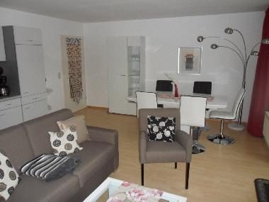 Helles und freundliches Wohnzimmer