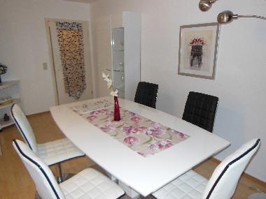 Gro�e, moderne Essgruppe