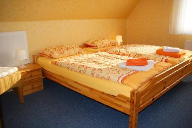 Schlafzimmer 4