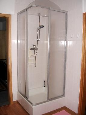 Dusche (in der Kche integriert)