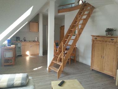 Trier, Appartement 2, mit Treppe zur Schlafgelegenheit, Bett 160 x 200