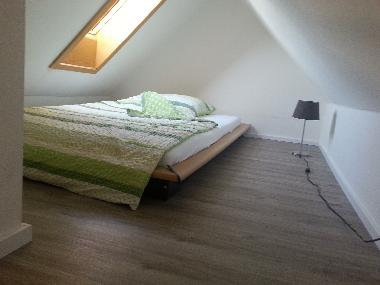 Bett 160 x 200 , in der Dachschrge befindet sich das Bett