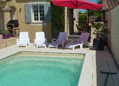 Ferienhaus in NIMES (Gard) oder Ferienwohnung oder Ferienhaus