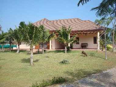 Villa in Pak Nam Pran (Prachuap Khiri Khan) oder Ferienwohnung oder Ferienhaus
