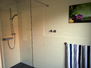Bad mit Walk-In Dusche