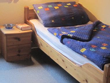 Einzelbett im Obergeschossschlafzimmer