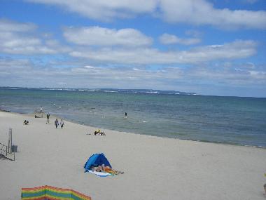 Weier feinsandiger Strand, kilometerlang.