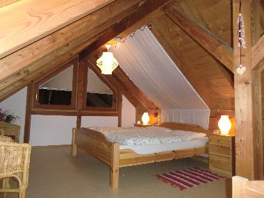 Doppelzimmer Herzk�mmerchen mit 1 Kinderbett, im DG (19qm)