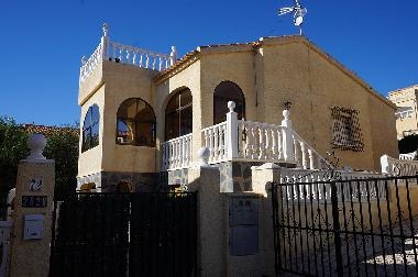 Ferienhaus in urb. La Marina (Alicante / Alacant) oder Ferienwohnung oder Ferienhaus